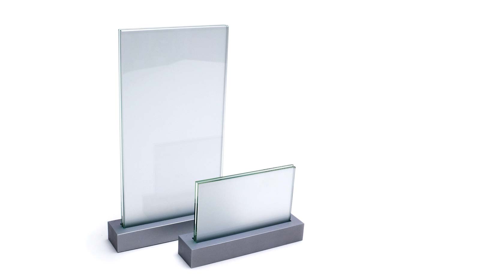 VIGO Tischaufsteller, beide Glasgrößen, unbedruckte Darstellung mit opakem Beschriftungsträger